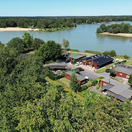 Gezellig Chalet Met 2 Slaapkamers En Zicht Op Het Water Erm エクステリア 写真
