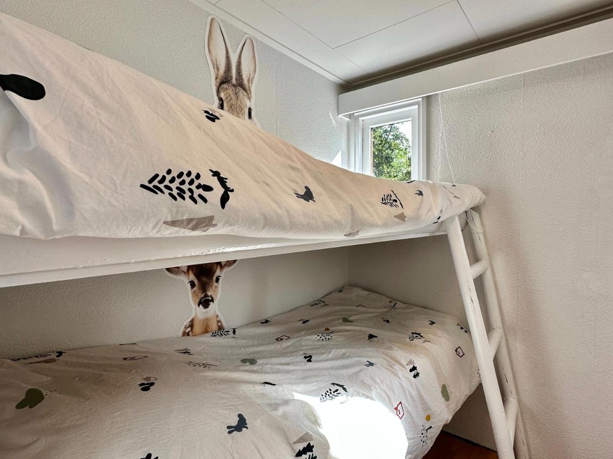 Gezellig Chalet Met 2 Slaapkamers En Zicht Op Het Water Erm エクステリア 写真